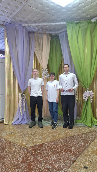 8 марта.